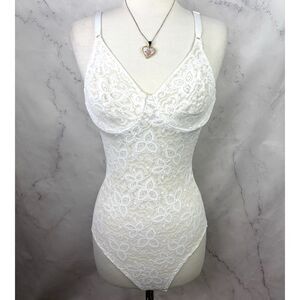 Vtg Bali White Lace Teddy Bodysuit 34B Floral Bridal Coquette Underwire shape